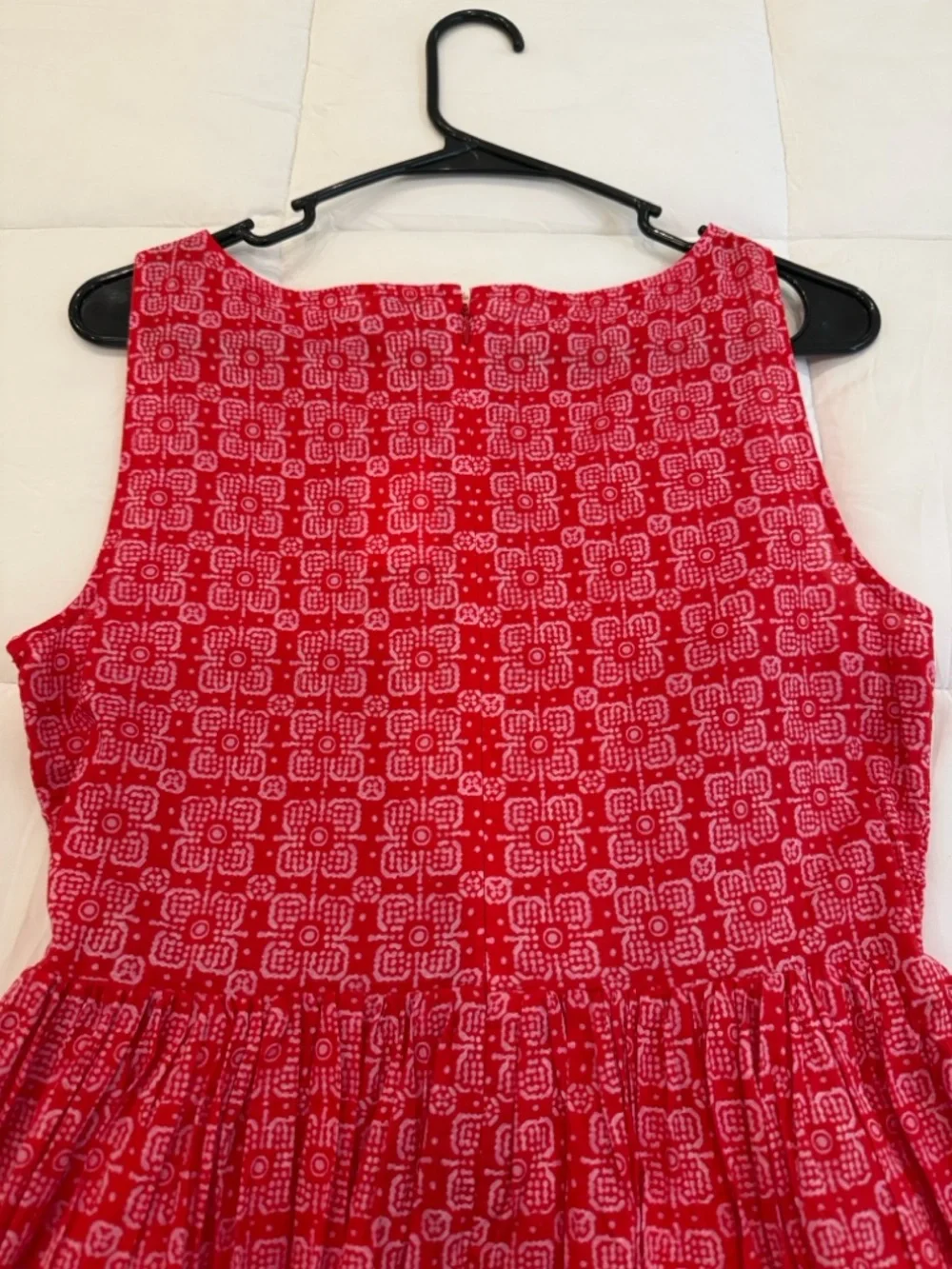 ❤️NWT❤️ J.Crew Factory • Smocked
Boatneck Midi Dress Cerise Lotus • Small - Picture 4 of 14